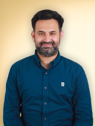 Picture of James Akbar